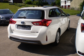 TOYOTA Auris 1.8 HSD Hybrid Touring Sports Luna e-CVT (Kombi)**VERKAUFT**