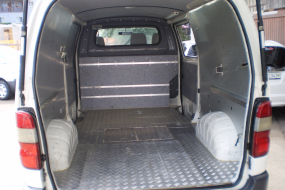 TOYOTA  Hiace 117PS D-4D Van 2WD LWB Langer Radstand (Kasten) (verkauft nach 3068 Utzigen Kt.Bern)