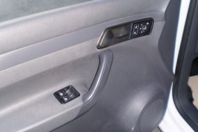 VW Caddy 2.0 TDI 4x4 2xSchiebetüren Sortimo Ausstattung (Kasten verglast)