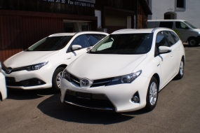 TOYOTA Auris 1.8 HSD Hybrid Touring Sports Luna e-CVT (Kombi)**VERKAUFT**