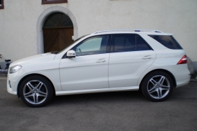 MERCEDES-BENZ ML 350 BlueTEC Edition1 "AMG STYLING"Panorama-Glassdach(4x4) (SUV / Geländewagen)Top