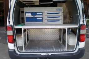 TOYOTA Hiace 117PS((4x4))D-4D Van 4WD LWBLanger Radstand (Kasten)Werkstattauto-Sortimo !