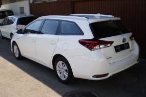 TOYOTA Auris 1.8 HSD Hybrid Touring Sports Luna e-CVT **VERKAUFT**