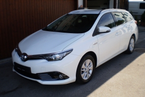 TOYOTA Auris 1.8 HSD Hybrid Touring Sports Luna e-CVT **VERKAUFT**